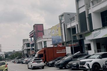 E-Boulevard, Denai Alam