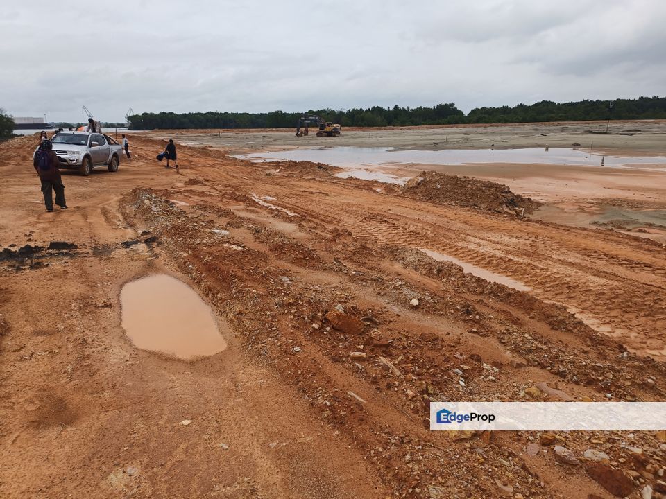 Ready-To-Build Industrial Land for Sale   Location: Kota Puteri, Batu Arang  - Close To WCE Assam Jawa Interchange, Selangor, Batu Arang