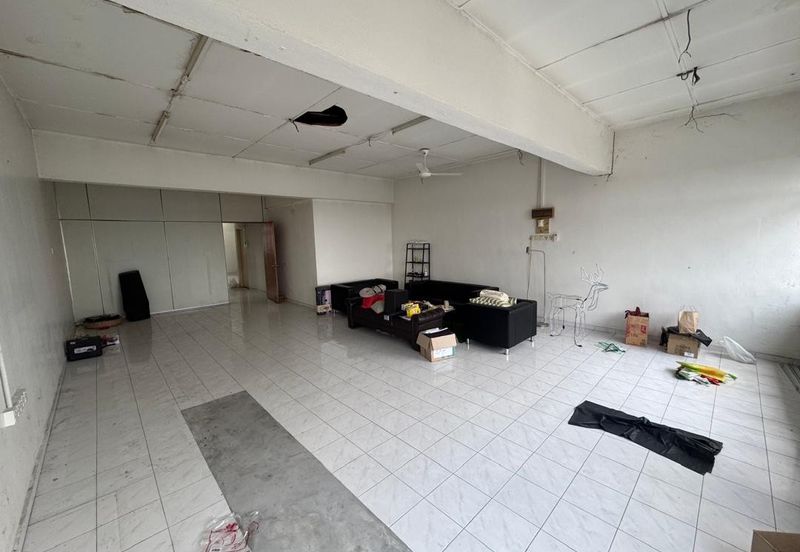 Klang Parade opposite UOB Bank Jalan Meru 3-storey Shop LRT-3 Station for Sale 