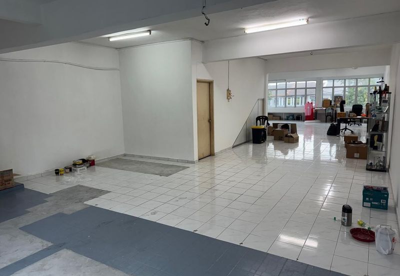 Klang Parade opposite UOB Bank Jalan Meru 3-storey Shop LRT-3 Station for Sale 
