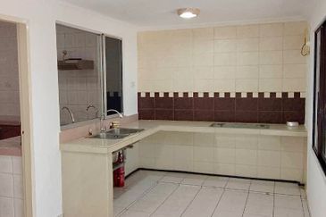 Taman Khidmat Kolombong Double Storey House