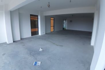 T1 Bundusan Office for Sale 