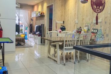 Lido Four season Corner Kepayan| Emart