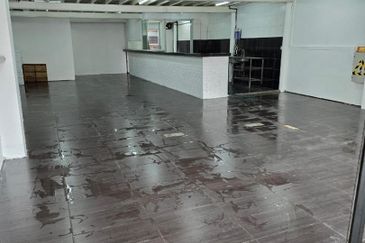 Grand Industrial Bundusan 3 Strorey Shoplot Penampang