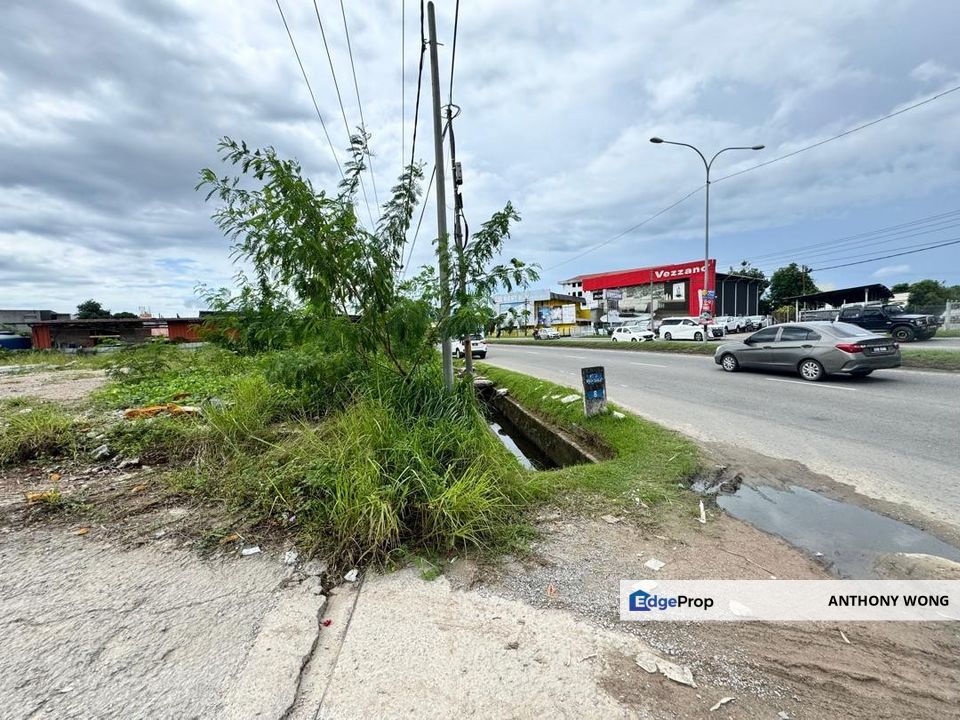 Likas Land roadside, Sabah, Likas