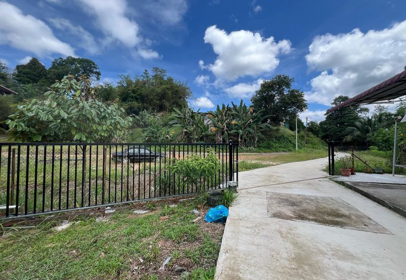 Kampung Sugud Bungalow House 