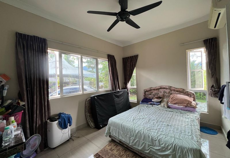 Kampung Sugud Bungalow House 