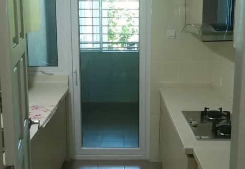 D' Golden Gate Condominium Kobusak