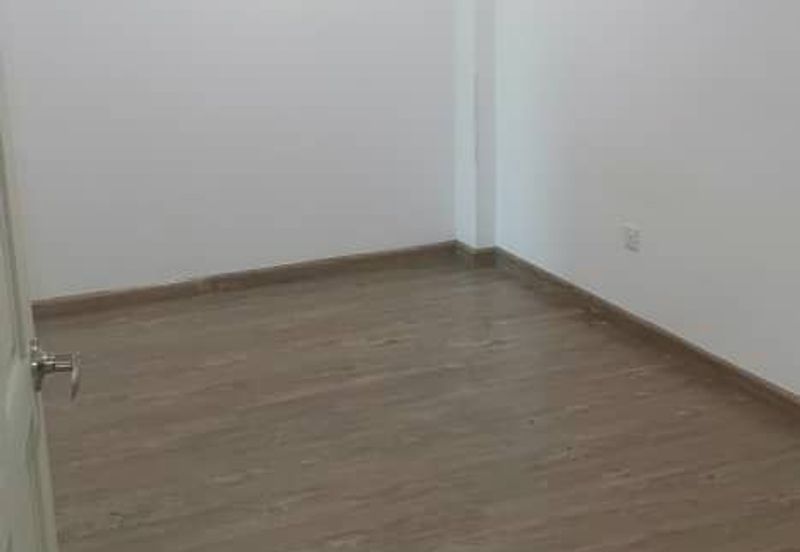 D' Golden Gate Condominium Kobusak