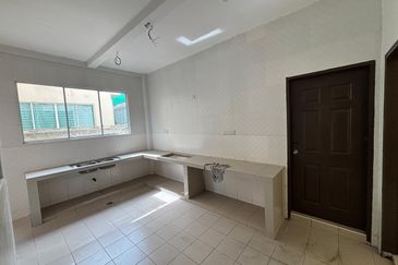 Taman Ceriamas 118 Semi Detached Putatan Bare Unit