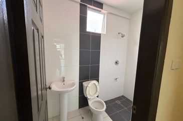 Taman Ceriamas 118 Semi Detached Putatan Bare Unit