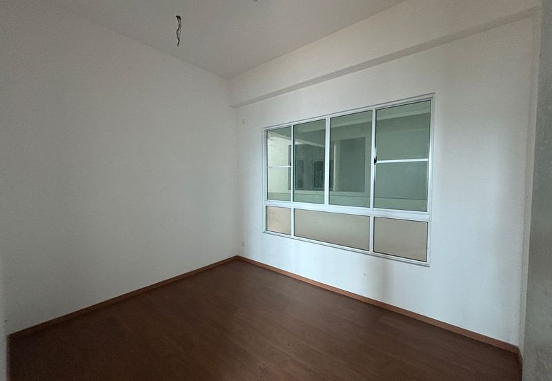 One sulaman platinum tower Seaview 700sqft