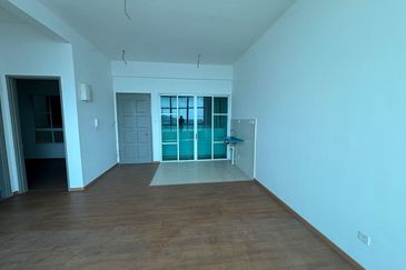 One sulaman platinum tower Seaview 700sqft