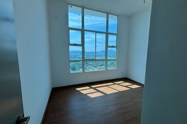 One sulaman platinum tower Seaview 700sqft