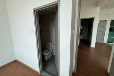 One sulaman platinum tower Seaview 700sqft