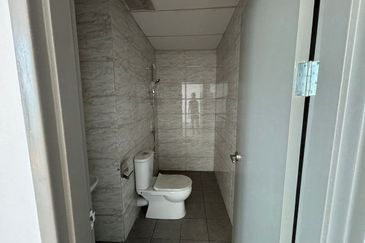 One sulaman platinum tower Seaview 700sqft