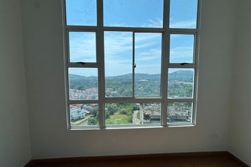 One sulaman platinum tower Seaview 700sqft