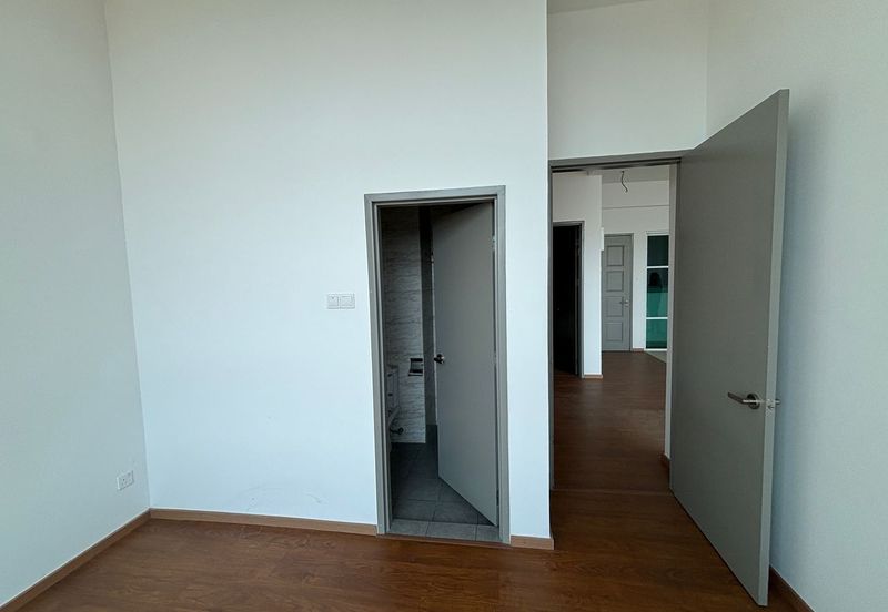 One sulaman platinum tower Seaview 700sqft