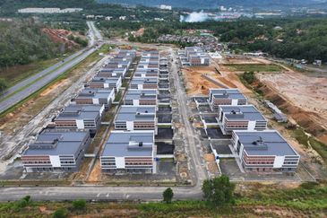 Armani Business Park Warehouse , Sepanggar port 