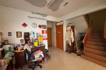 Taman Baginda Corner Double storey Towering Penampang