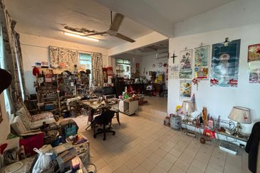 Taman Baginda Corner Double storey Towering Penampang