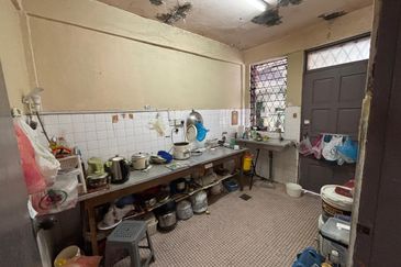 Taman Baginda Corner Double storey Towering Penampang