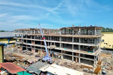 B5 4-Storey Shoplot Kolombong | Inanam