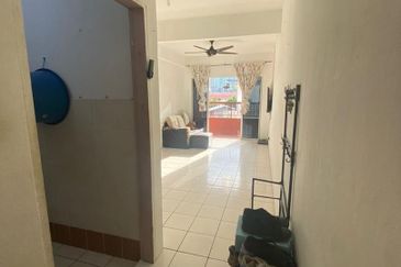 Putri Bahang Apartment