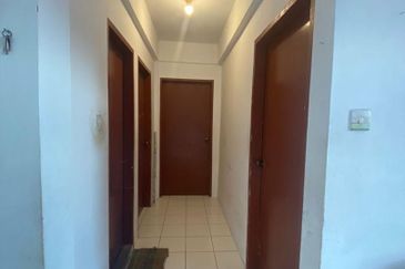 Putri Bahang Apartment