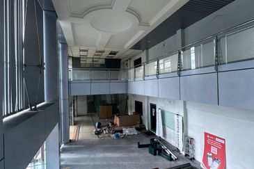 Kolombong warehouse for rent 9000 sqft