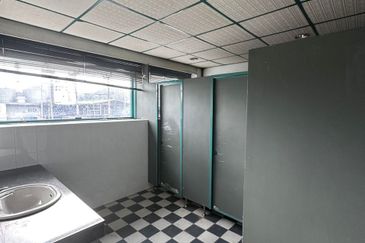 Kolombong warehouse for rent 9000 sqft