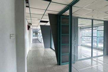 Kolombong warehouse for rent 9000 sqft