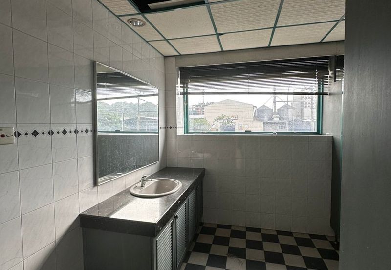 Kolombong warehouse for rent 9000 sqft