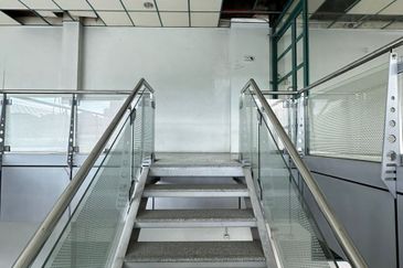 Kolombong warehouse for rent 9000 sqft