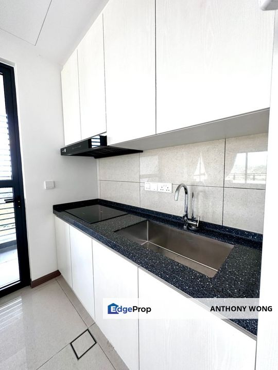 Jesselton Twin Tower corner for rent, Sabah, Kota Kinabalu