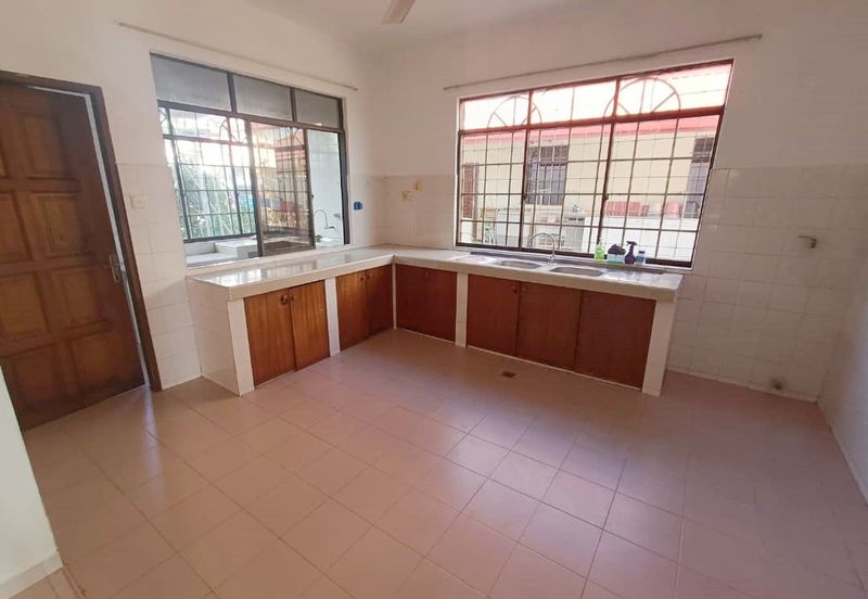 Bundusan Double storey bungalow for rent