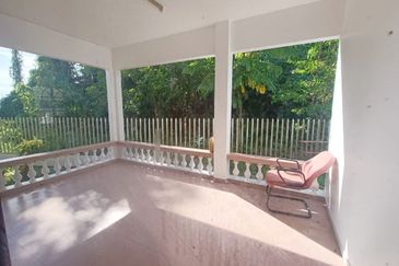 Bundusan Double storey bungalow for rent