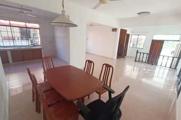 Bundusan Double storey bungalow for rent