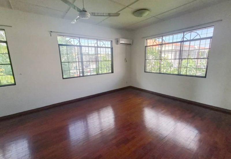 Bundusan Double storey bungalow for rent