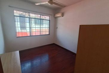 Bundusan Double storey bungalow for rent