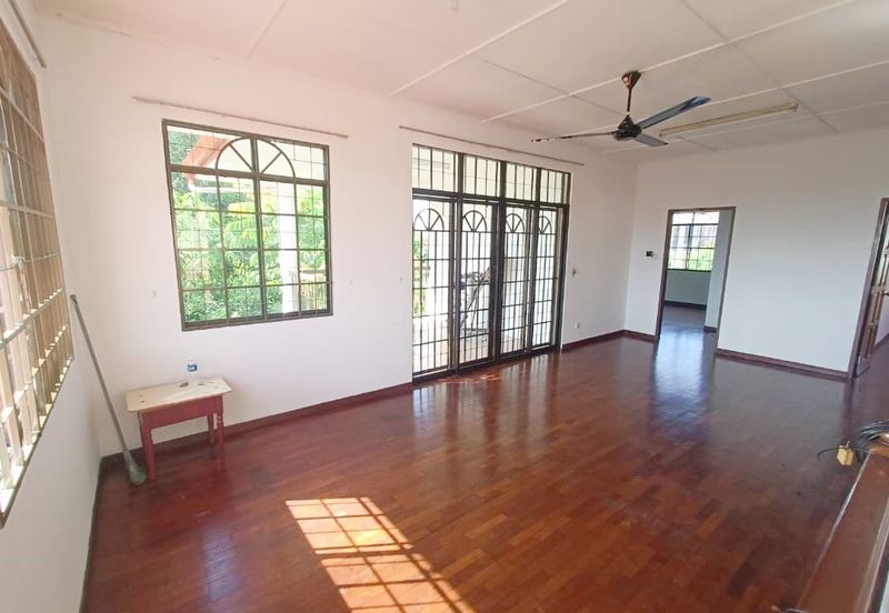 Bundusan Double storey bungalow for rent