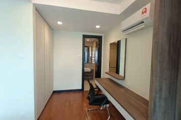 PELAGOS DESIGNER SUITES @ WATERFRONT