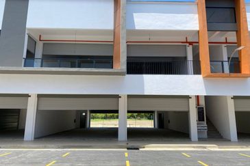 Uptown Donggongon Shoplot for rent