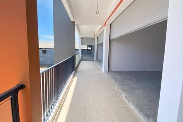 Uptown Donggongon Shoplot for rent