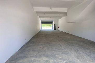 Uptown Donggongon Shoplot for rent