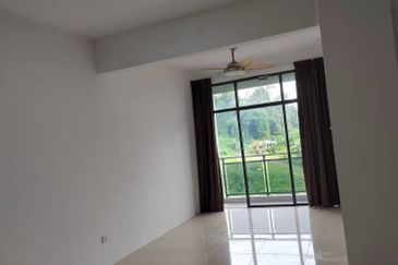 Greenfield residence  Menggatal