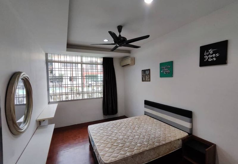 Shangrila Heights Bungalow