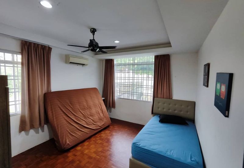 Shangrila Heights Bungalow