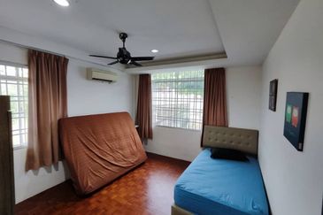 Shangrila Heights Bungalow