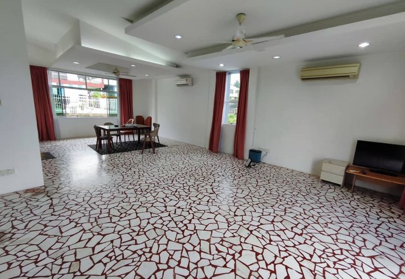 Shangrila Heights Bungalow